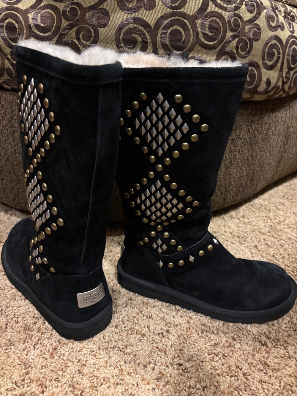 BLACK 8 suede sheep fur studded UGGS EUVC